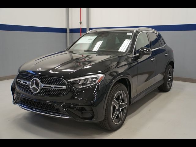 2025 Mercedes-Benz GLC 300