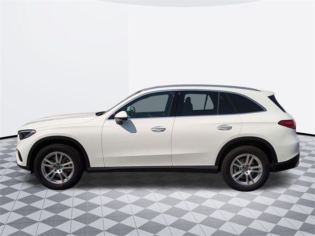 2025 Mercedes-Benz GLC 300