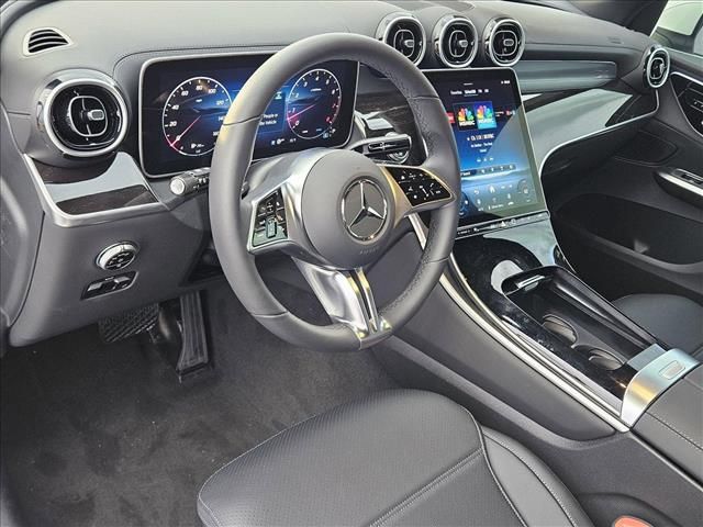 2025 Mercedes-Benz GLC 300