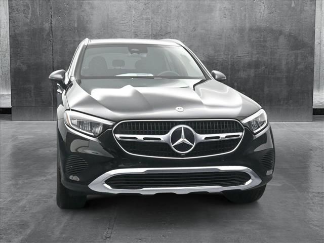 2025 Mercedes-Benz GLC 300