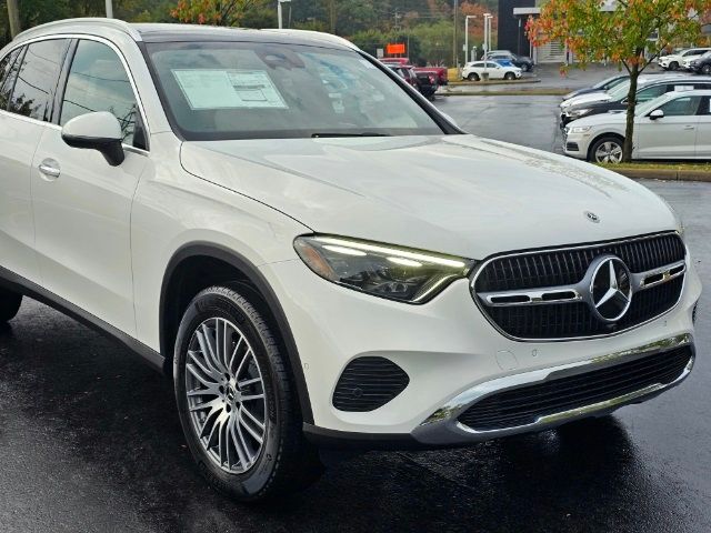 2025 Mercedes-Benz GLC 300