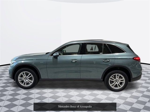 2025 Mercedes-Benz GLC 300