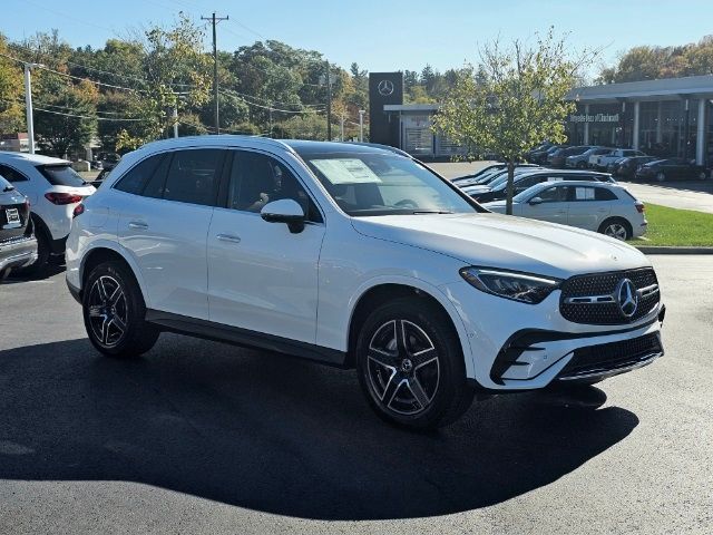 2025 Mercedes-Benz GLC 300