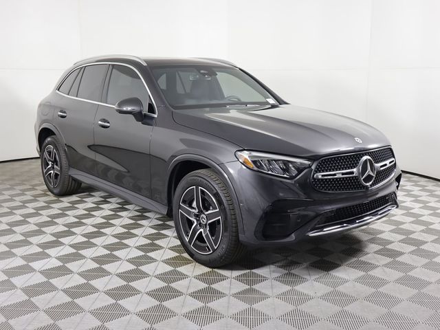 2025 Mercedes-Benz GLC 300