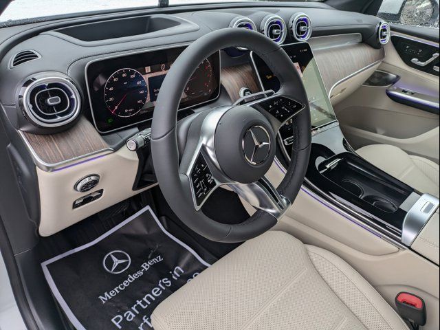 2025 Mercedes-Benz GLC 300