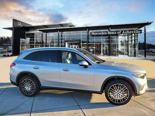 2025 Mercedes-Benz GLC 300