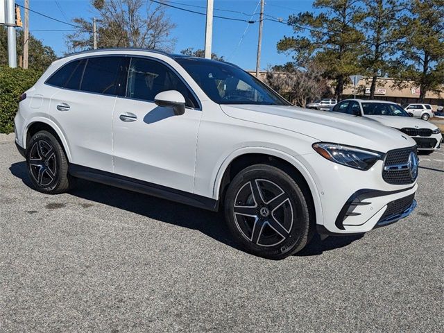 2025 Mercedes-Benz GLC 300