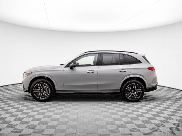 2025 Mercedes-Benz GLC 300