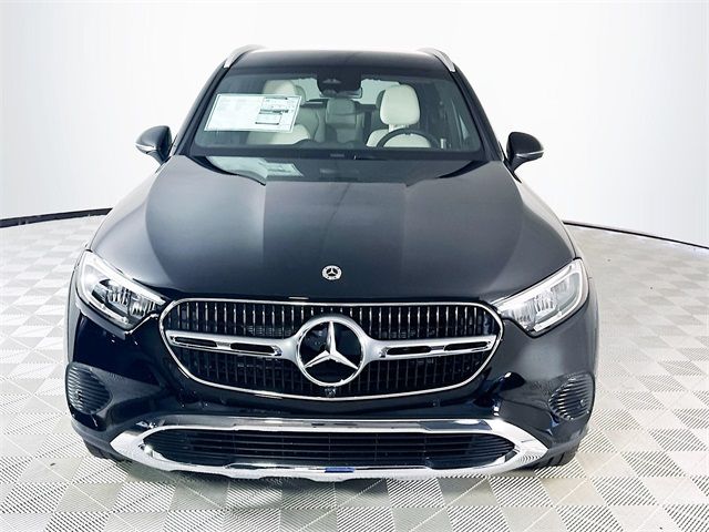 2025 Mercedes-Benz GLC 300