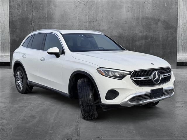 2025 Mercedes-Benz GLC 300