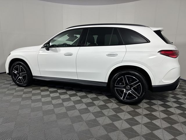 2025 Mercedes-Benz GLC 300