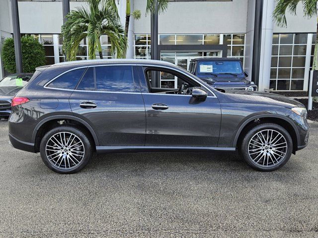 2025 Mercedes-Benz GLC 300