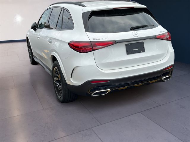 2025 Mercedes-Benz GLC 300