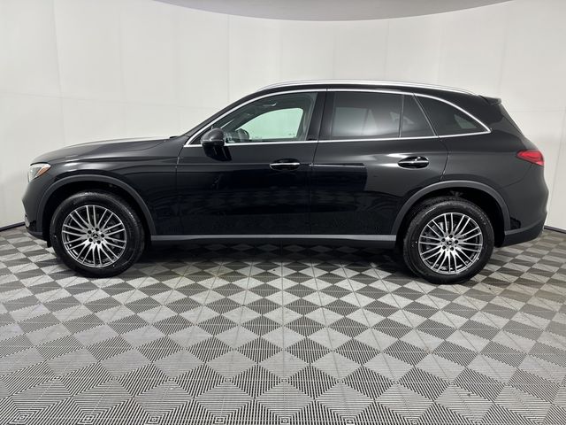 2025 Mercedes-Benz GLC 300