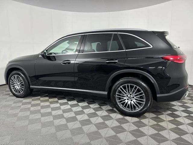 2025 Mercedes-Benz GLC 300