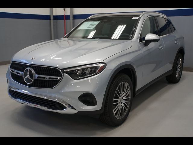 2025 Mercedes-Benz GLC 300