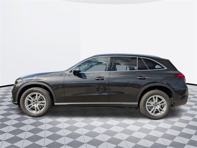 2025 Mercedes-Benz GLC 300