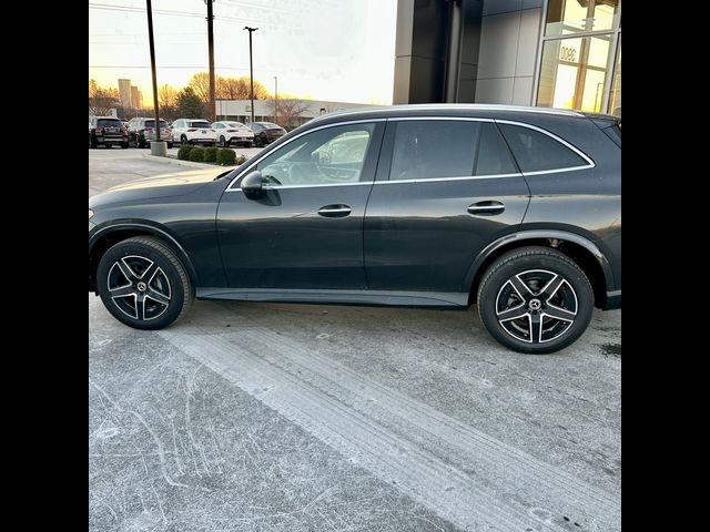 2025 Mercedes-Benz GLC 300