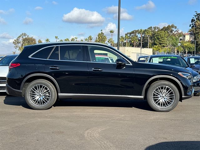 2025 Mercedes-Benz GLC 300