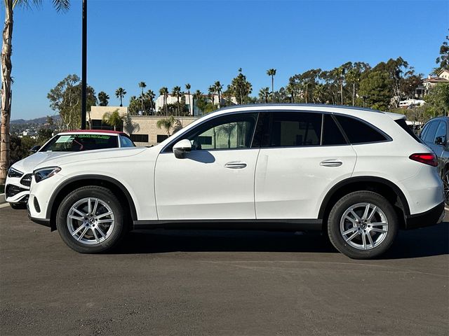 2025 Mercedes-Benz GLC 300