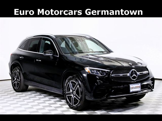 2025 Mercedes-Benz GLC 300