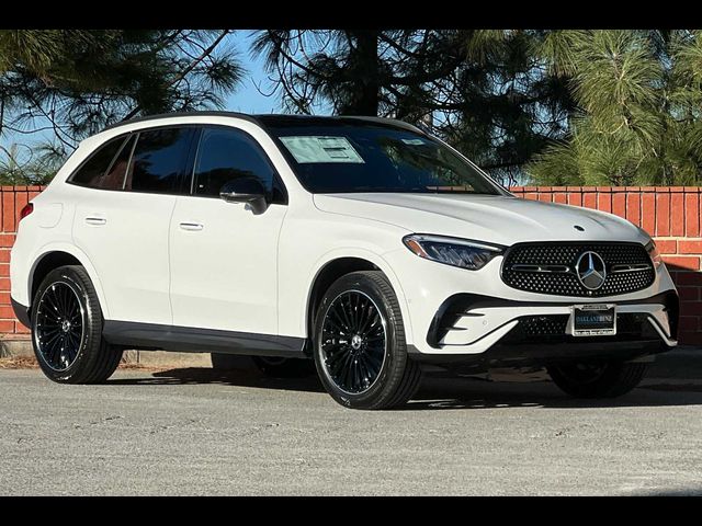 2025 Mercedes-Benz GLC 300