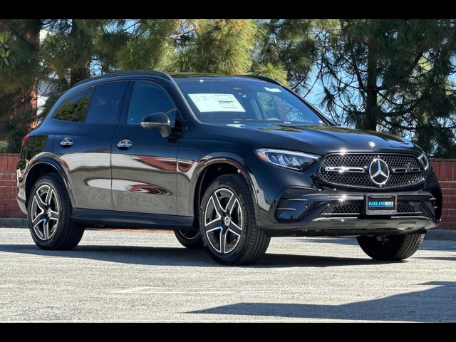 2025 Mercedes-Benz GLC 300