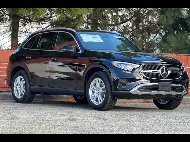 2025 Mercedes-Benz GLC 300