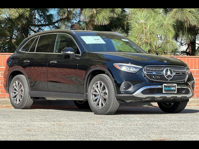 2025 Mercedes-Benz GLC 300