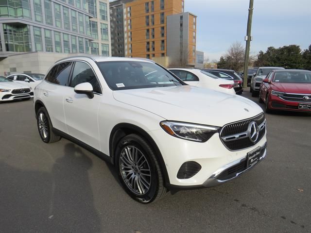 2025 Mercedes-Benz GLC 300