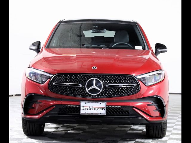 2025 Mercedes-Benz GLC 300