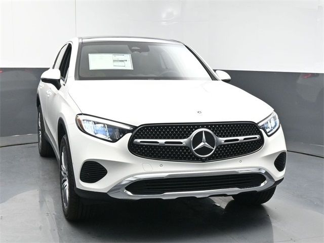 2025 Mercedes-Benz GLC 300