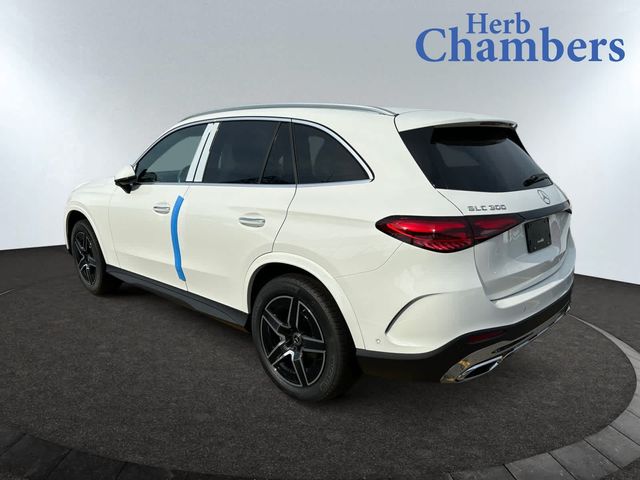 2025 Mercedes-Benz GLC 300