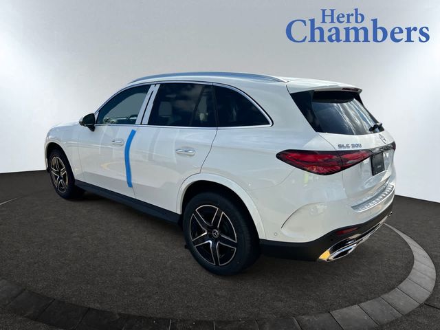 2025 Mercedes-Benz GLC 300