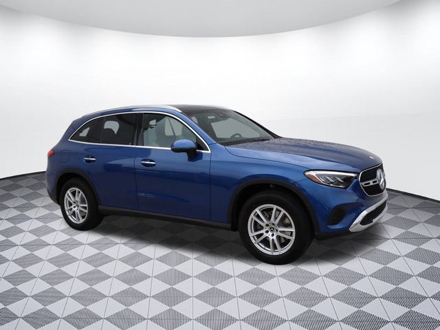 2025 Mercedes-Benz GLC 300