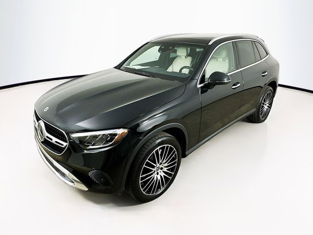 2025 Mercedes-Benz GLC 300