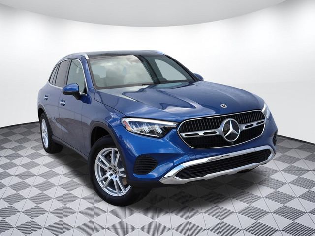 2025 Mercedes-Benz GLC 300