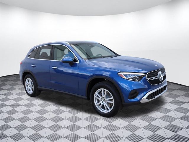 2025 Mercedes-Benz GLC 300