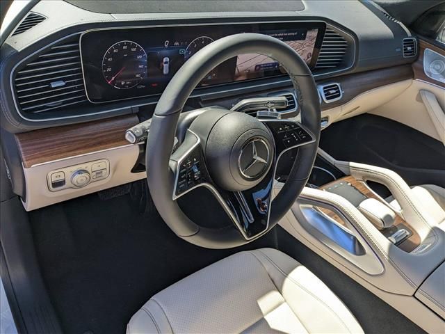 2025 Mercedes-Benz GLS 450