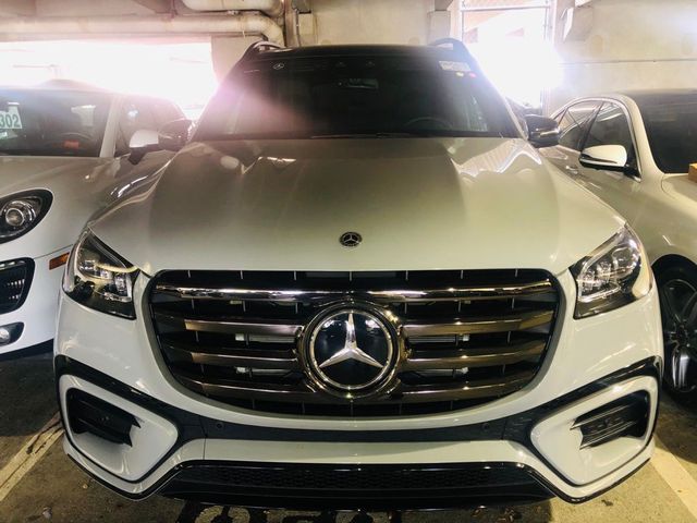 2025 Mercedes-Benz GLS 450