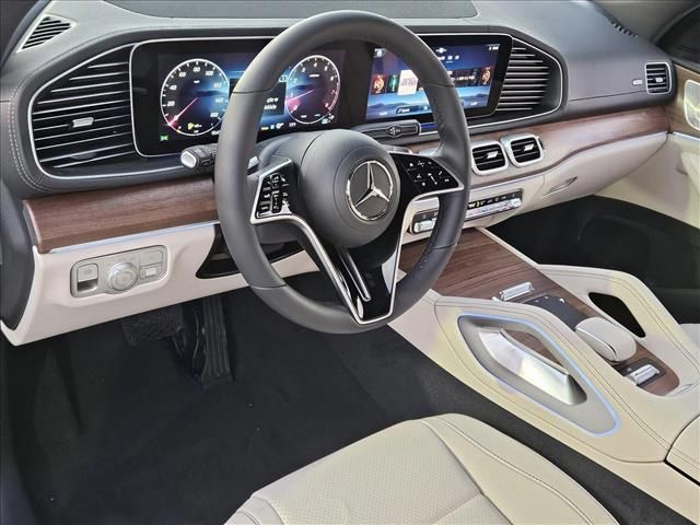 2025 Mercedes-Benz GLS 450