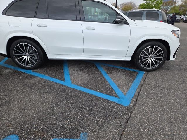 2025 Mercedes-Benz GLS 450