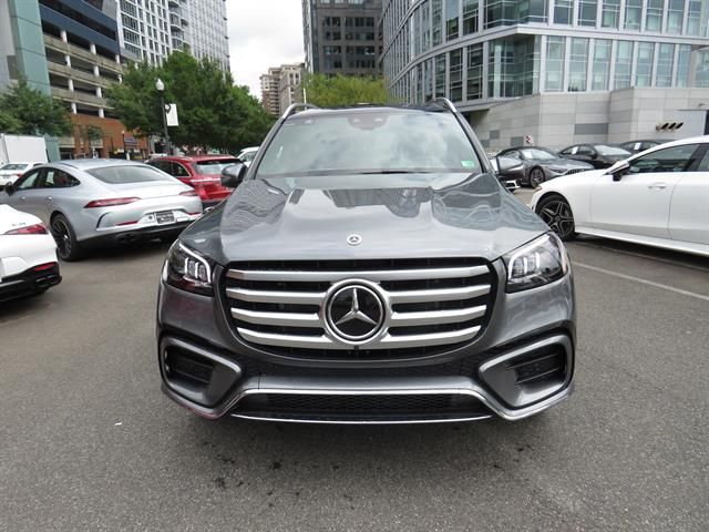 2025 Mercedes-Benz GLS 450