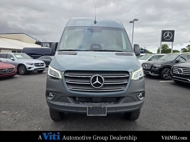 2025 Mercedes-Benz Sprinter Base