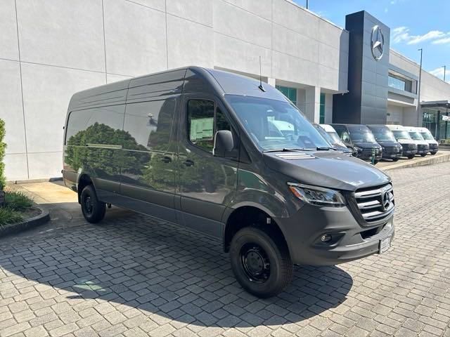 2025 Mercedes-Benz Sprinter Base