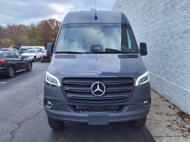 2025 Mercedes-Benz Sprinter Base