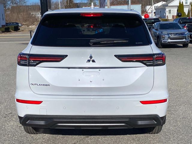 2025 Mitsubishi Outlander ES