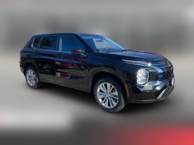 2025 Mitsubishi Outlander ES