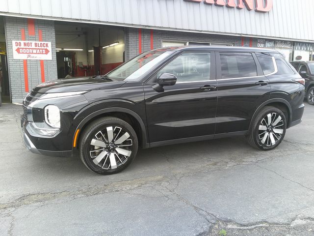 2025 Mitsubishi Outlander SE