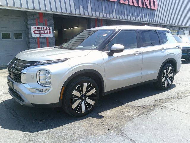 2025 Mitsubishi Outlander SE
